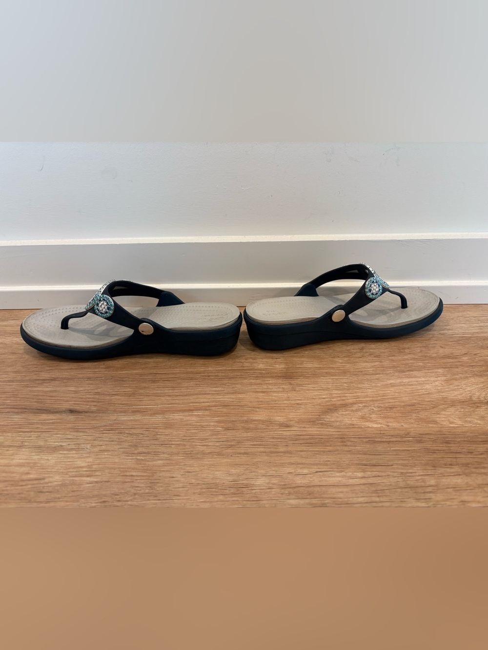 CROCS Sarah Diamante Wedge Flip Sandals Dual Comfort in Navy and Turquoise 8 - Picture 6 of 11